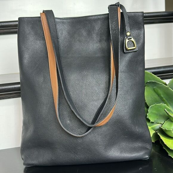 Genuine leather like new reversible black/tan shoulder tote soft luxurious - Picture 5 of 11